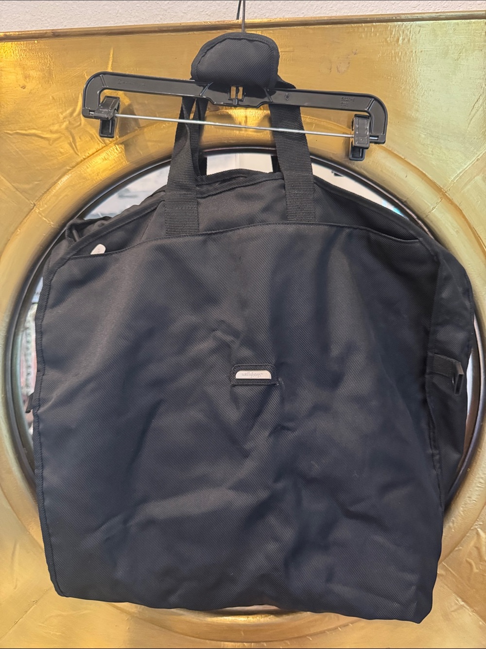 Wallybags Garmet Travel Bag Used 1 time